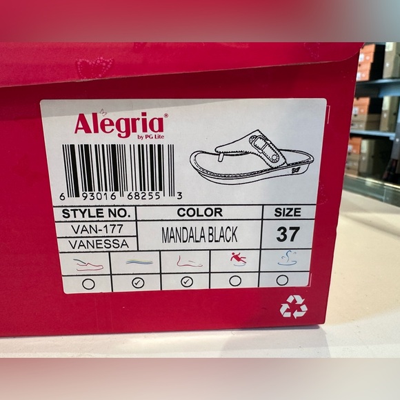 Algeria: Vanessa Mandala Black - Picture 4 of 4